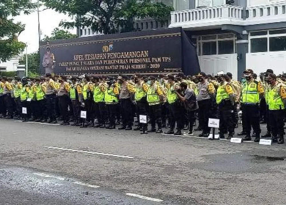 Ribuan Anggota Polisi Amankan TPS di Surabaya