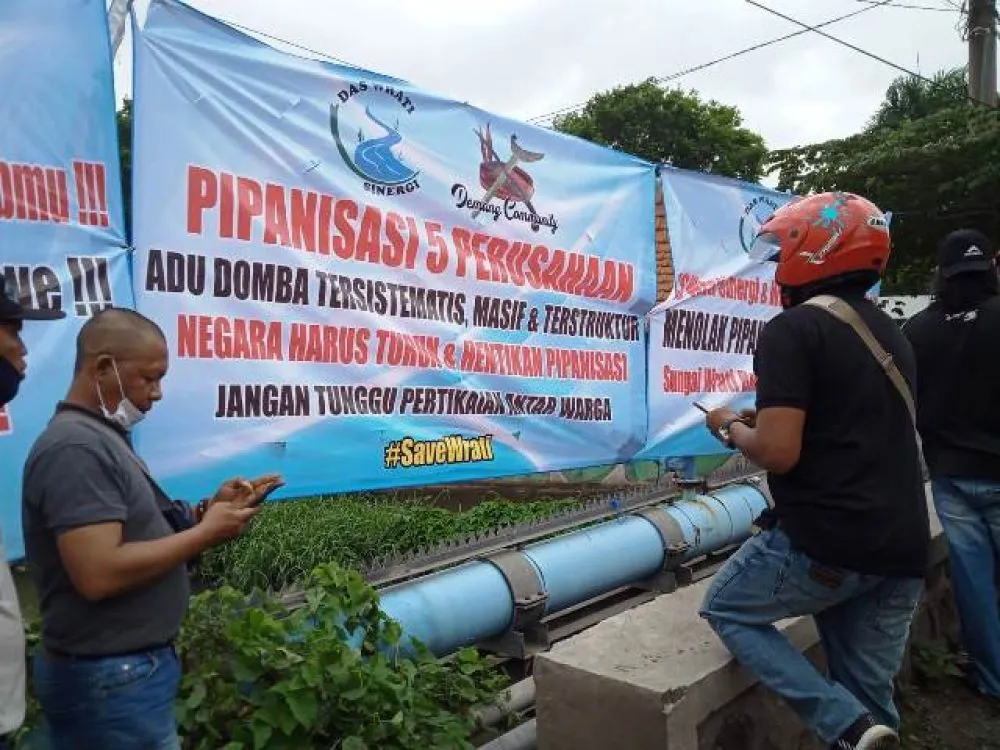 Warga Beji Tolak Pemasangan Pipa Limbah Industri
