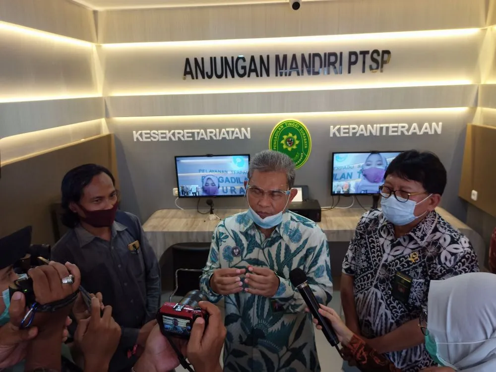 Pengadilan Tinggi Surabaya Menginisiasi Inovasi PTSP Online