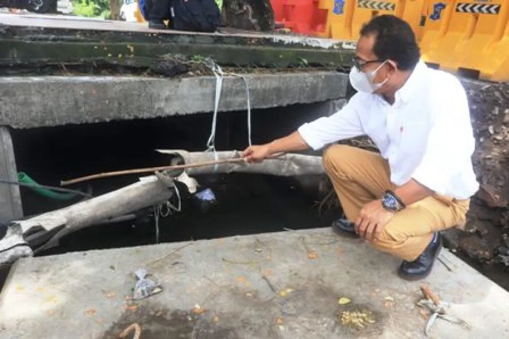 AH Thony Menyoal Pemasangan Kabel FO