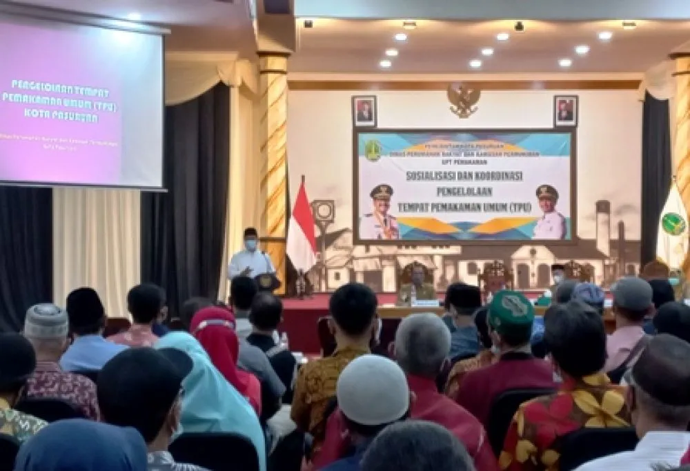 Gus Ipul Ajak Warga dan Dinas Percantik Kuburan