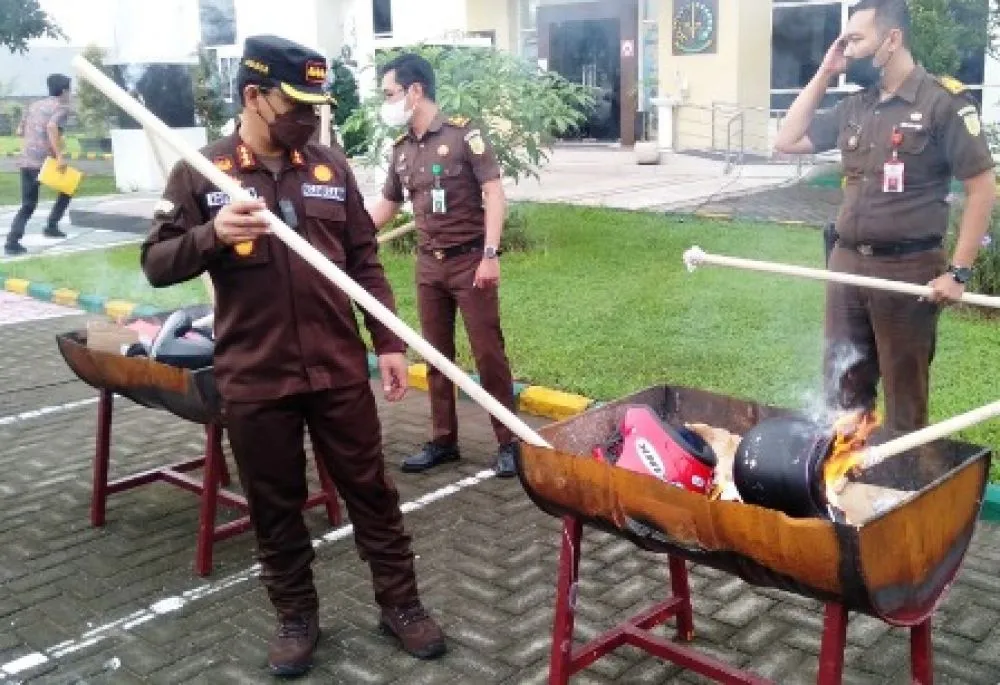 Kejari Kota Mojokerto Setor Rp 145 Juta ke Negara