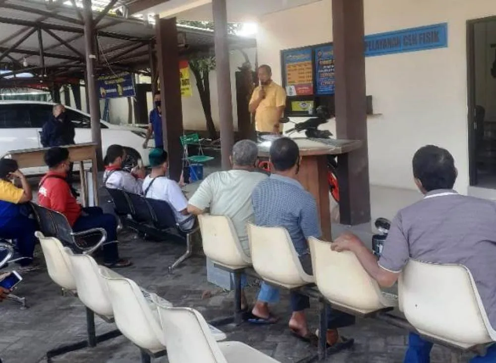 Samsat Bangil Layani Pembeli Mokas Gratis