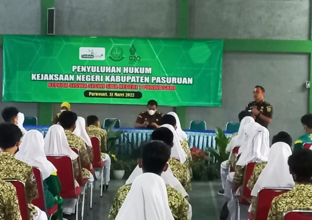 Kejari Bangil Beri Penyuluhan Hukum ke Sekolah