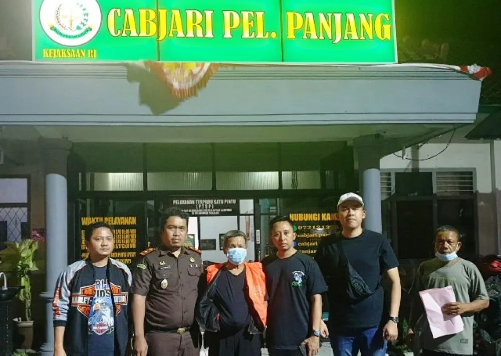 Kejari Bandar Lampung Tangkap Buronan 8 Tahun
