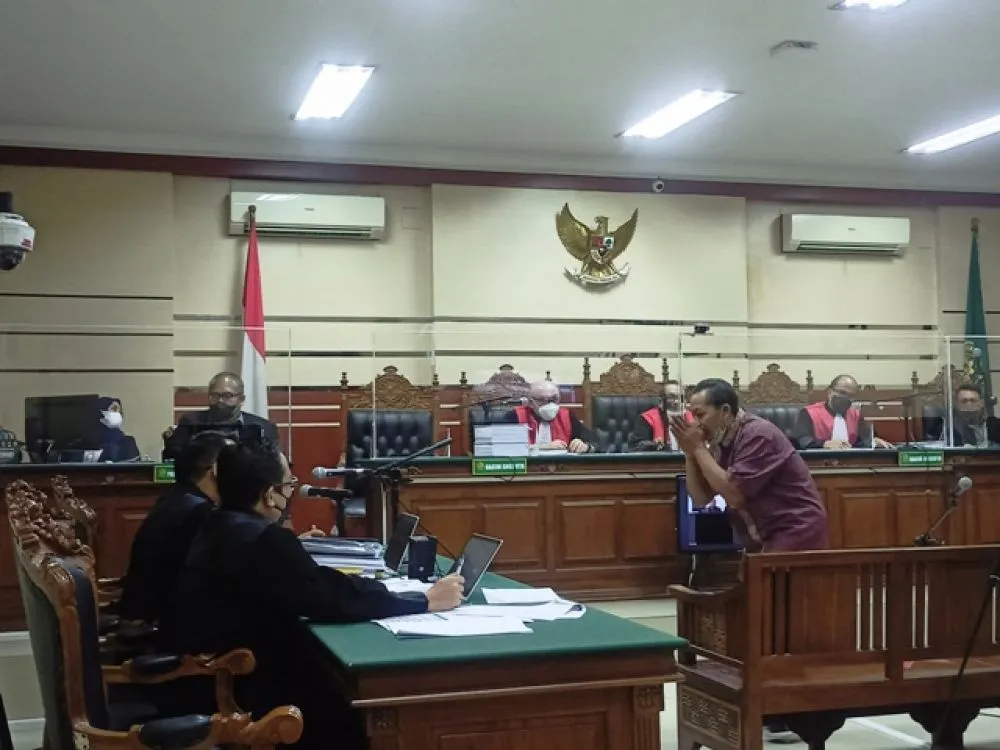 Pengacara Hendro Jampi-jampi Panitera Hamdan dan Hakim Itong