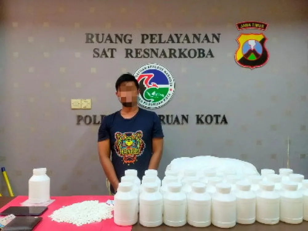 Polres Pasuruan Kota Sikat Pengedar Pil Koplo