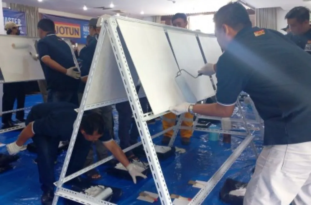 Tukang Cat dan Mandor Ikut Pelatihan Master Painter