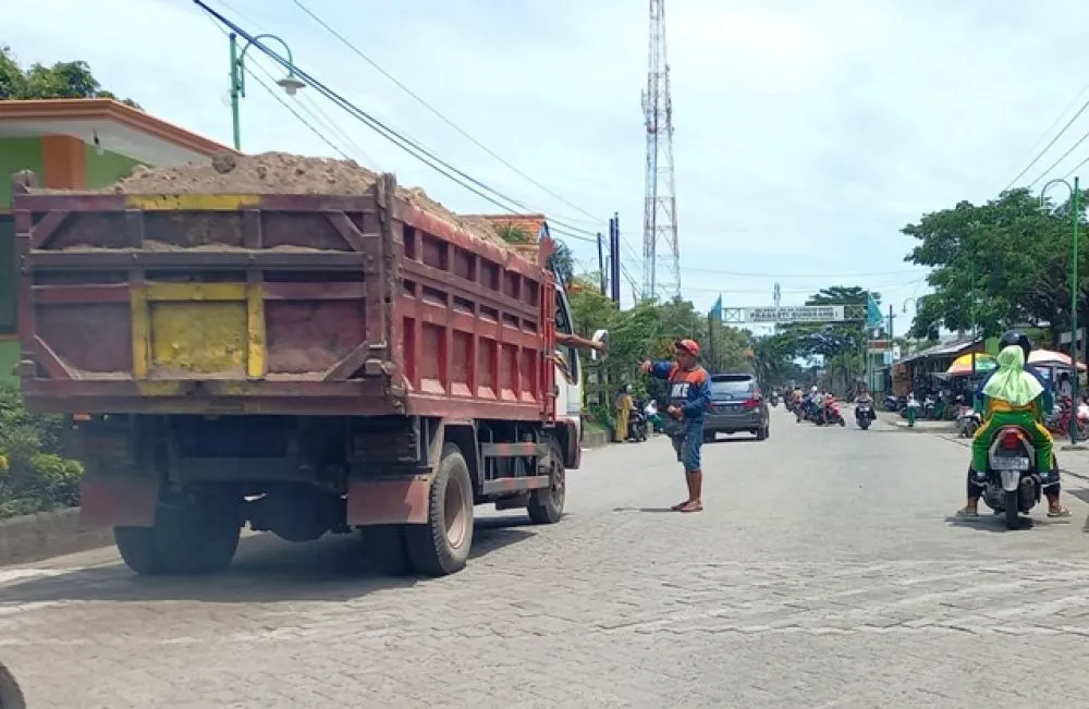 Diduga Pungli, Polsek Gempol Digeruduk Warga