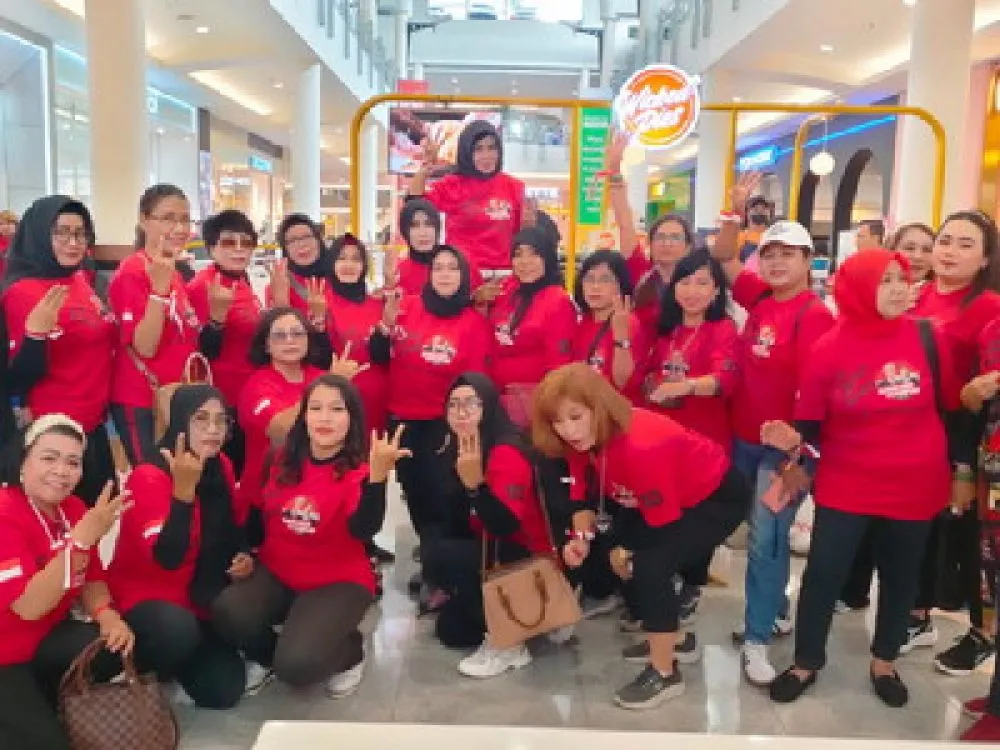 Mak Sat Set Suroboyo Sosialisasi Paslon Ganjar Mahfud di Surabaya Barat