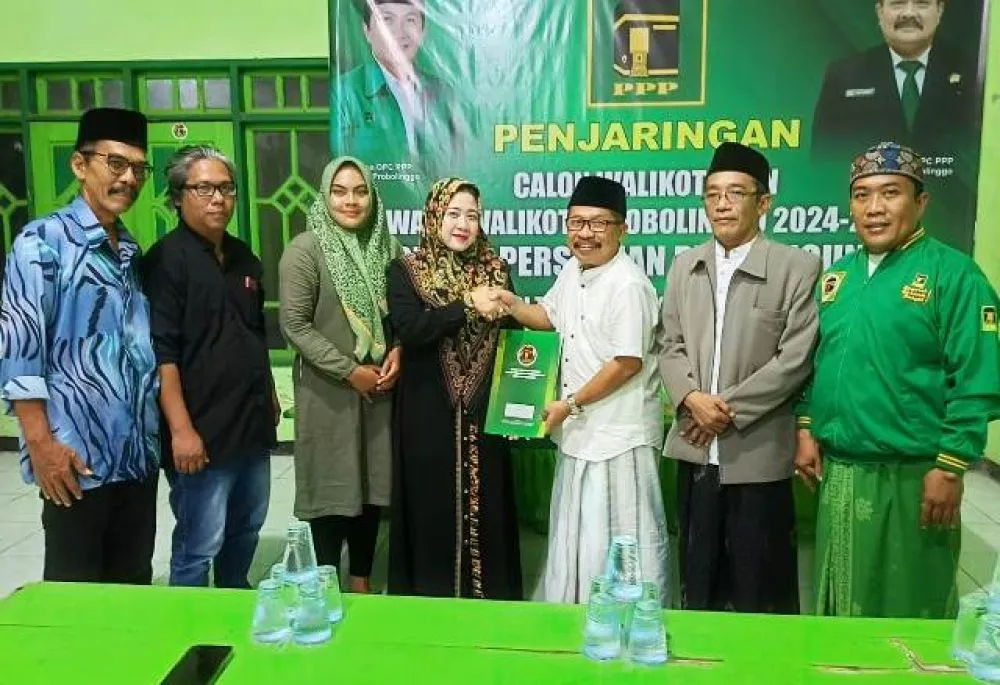 Ning Tiwi Kembalikan Formulir Pendaftaran Bakal Calon Wakil Wali Kota Probolinggo ke PPP