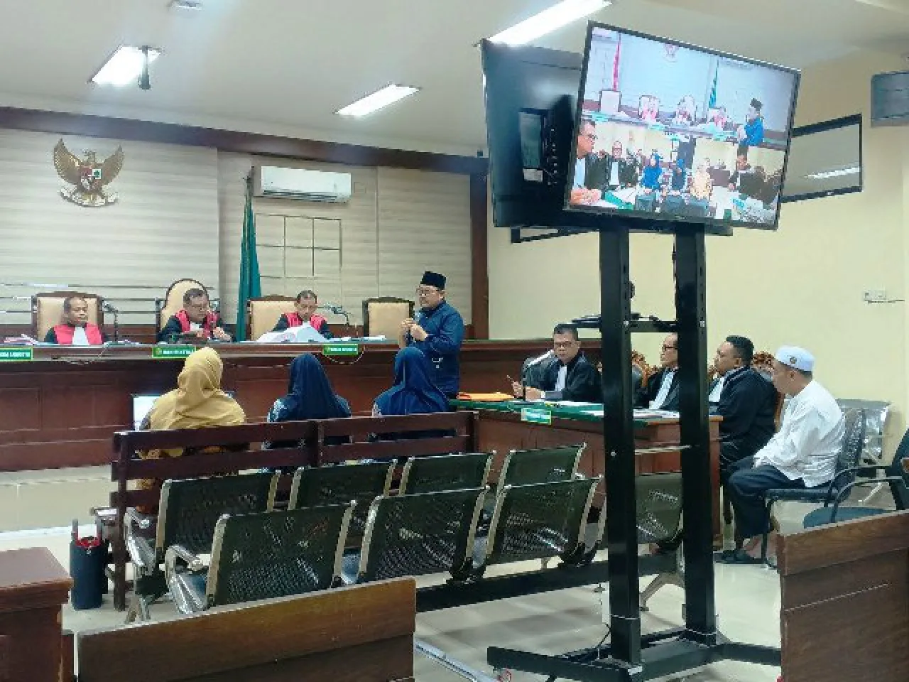 Mantan Wakil Bupati Bondowoso Irwan Bachtiar Rachmat Akui Punya Usaha Mega Antik Furniture