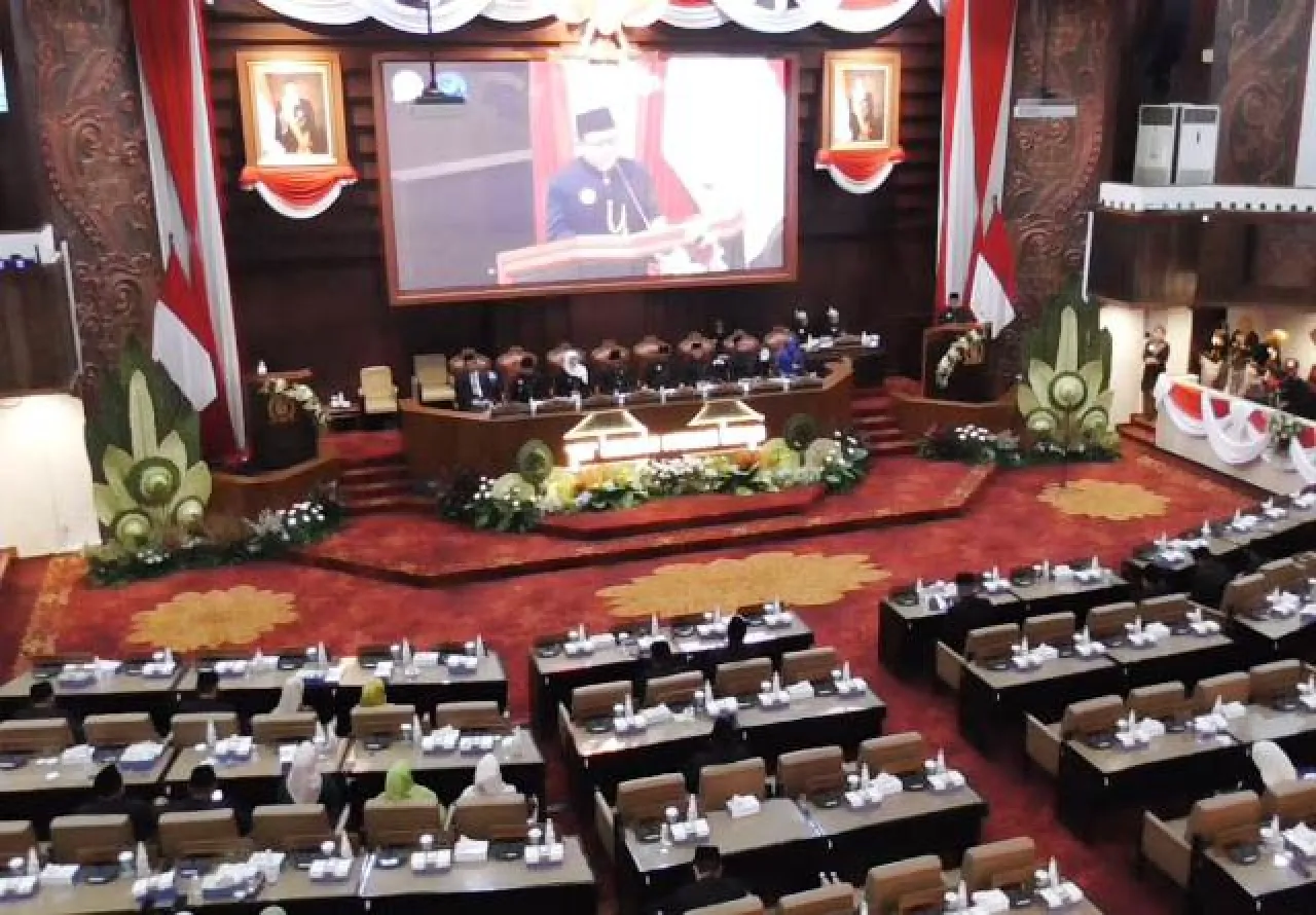 72 Anggota DPRD Hadiri Acara Paripurna HUT Jawa Timur ke 80