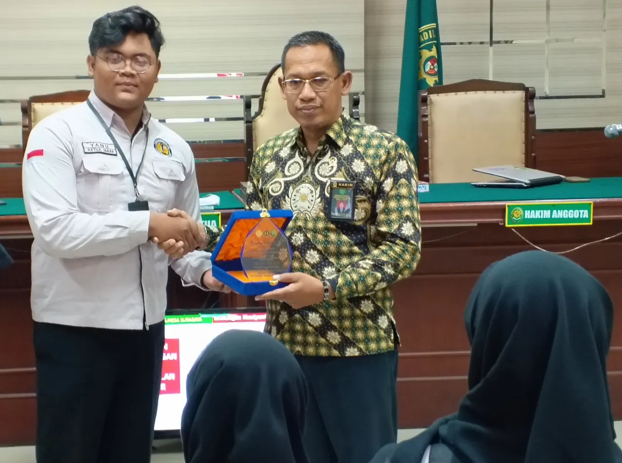 Agus Kasiyanto Hakim Ad Hoc Tipikor Kenalkan Pengadilan ke Mahasiswa Hukum Unesa
