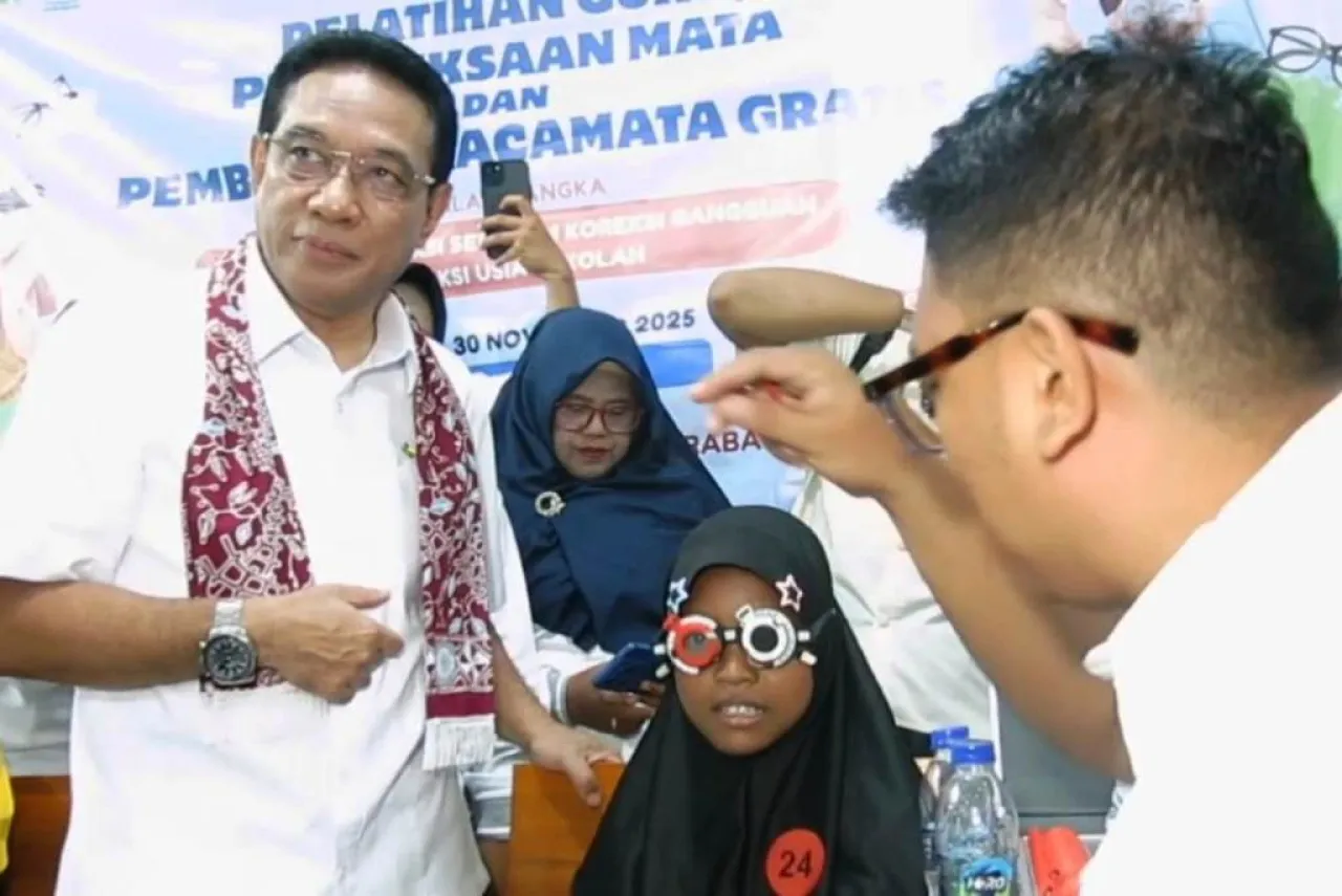 Wamenkes: Banyak Siswa SDN Bulak Rukem Surabaya Mata Minus