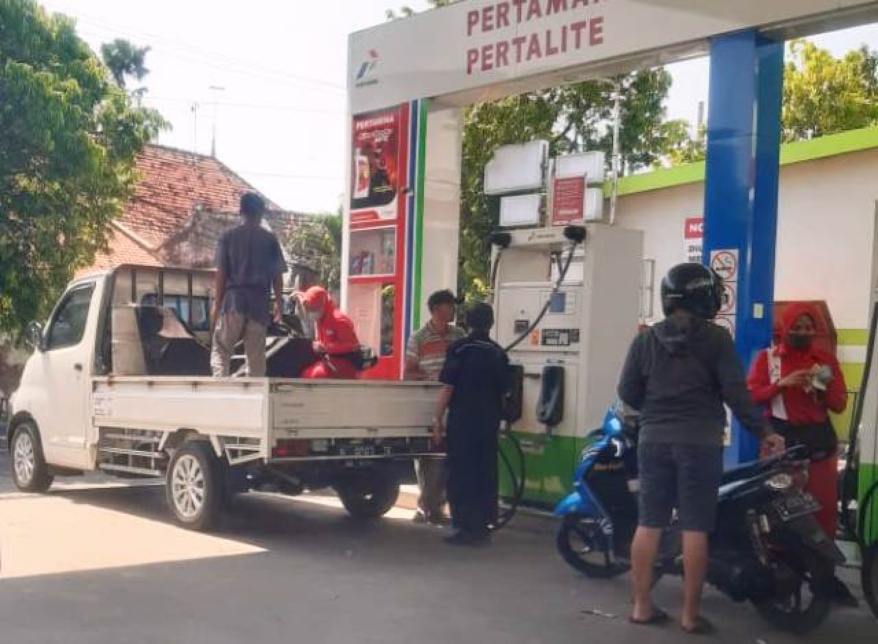 Pelayanan SPBU di Trajeng Kota Pasuruan.