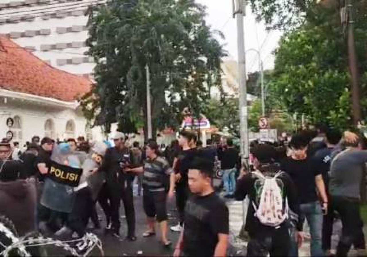 Demo Tolak UU TNI di Surabaya.