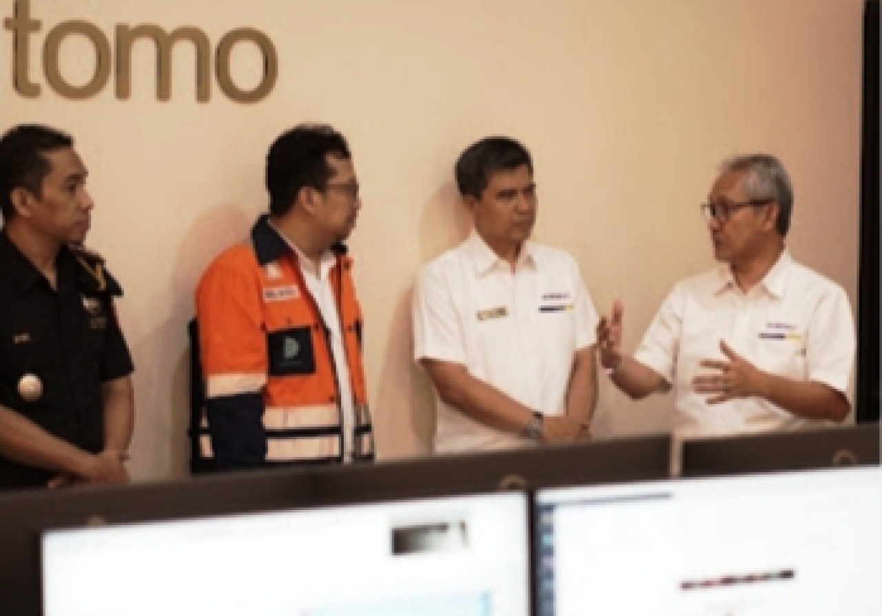 Dwijanto Wahjudi mendampingi Dirjen Bea Cukai Askolani