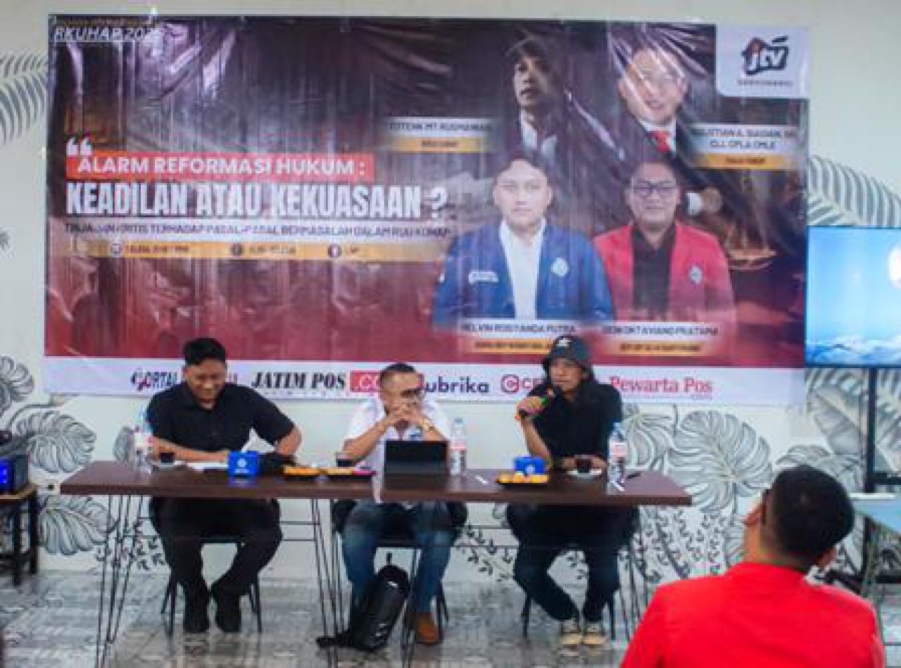 kajian akbar dengan tajuk ‘Alarm Reformasi Hukum’.