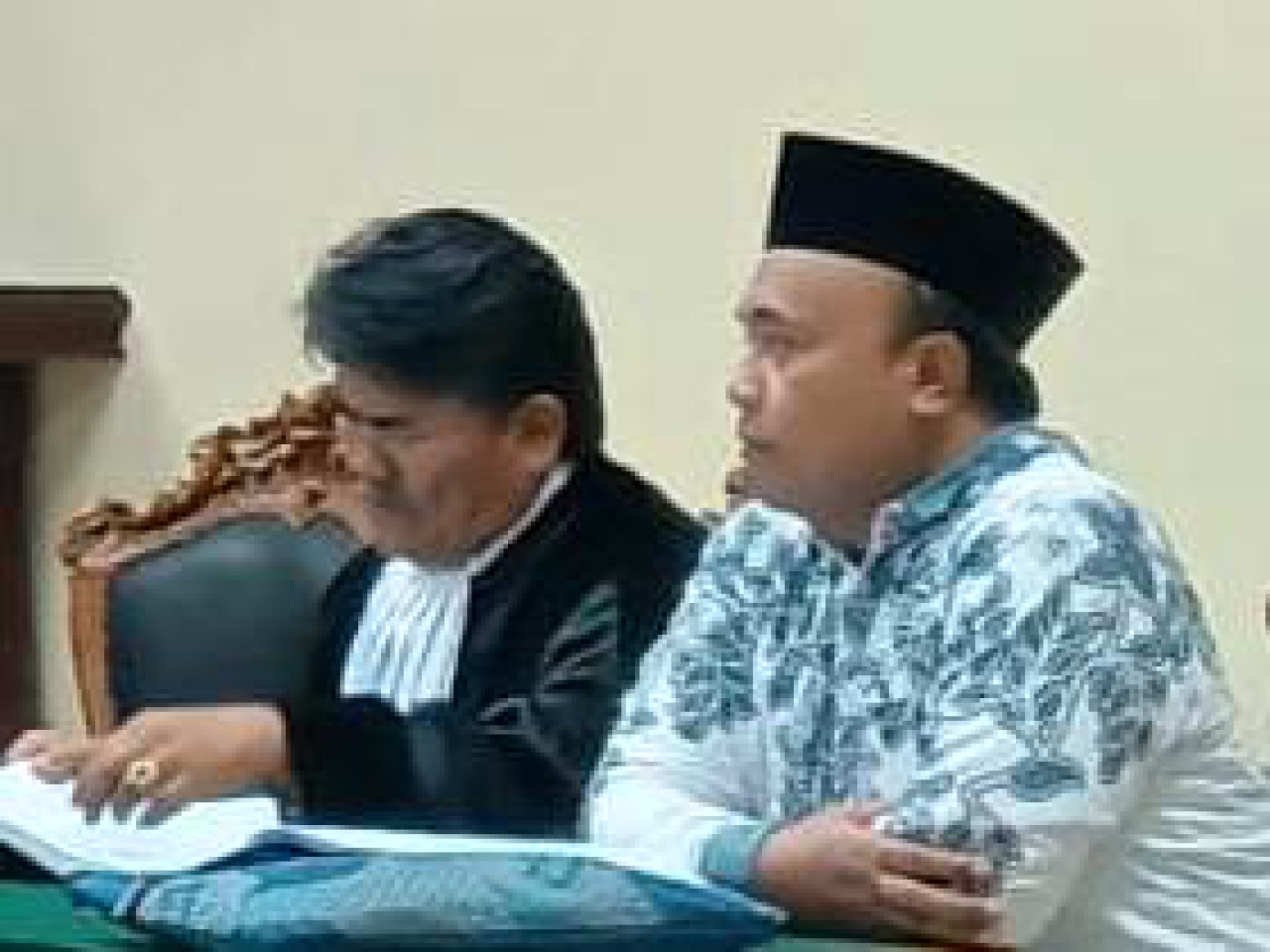 Zamahsyari didampingi pengacara Hornaidi.
