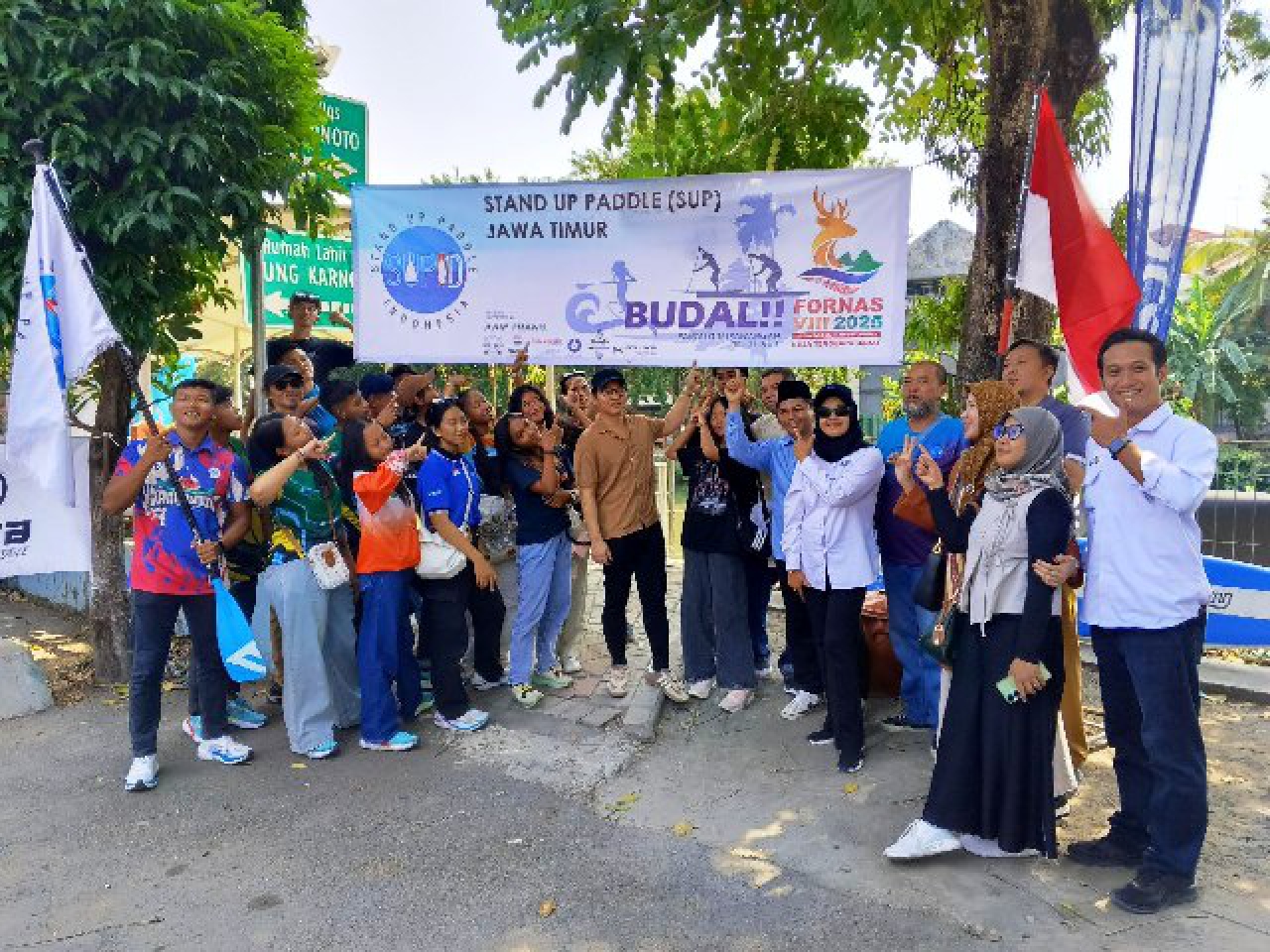 Tim Stand Up Paddle Jawa Timur.