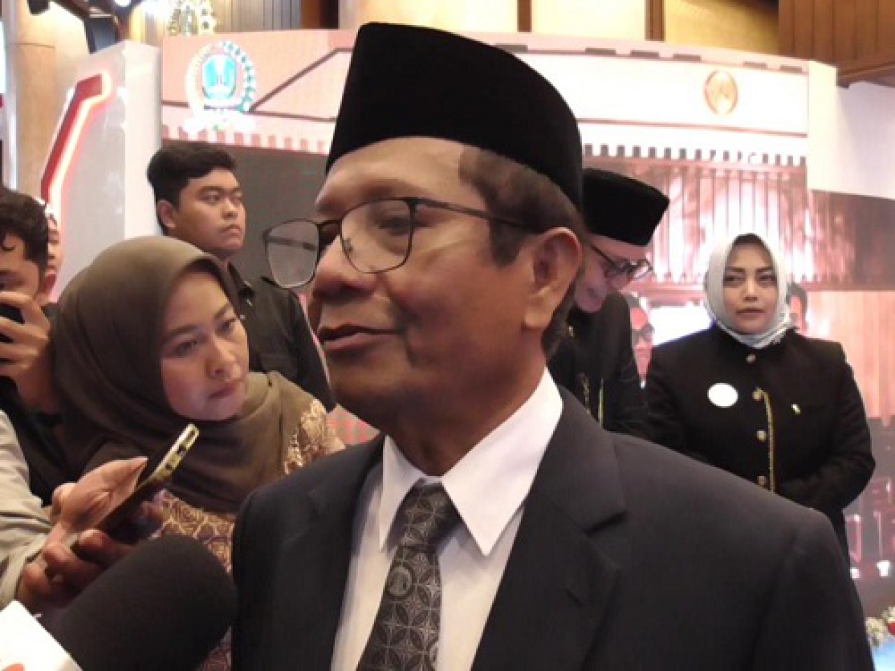 Mahfud MD di DPRD Jatim.