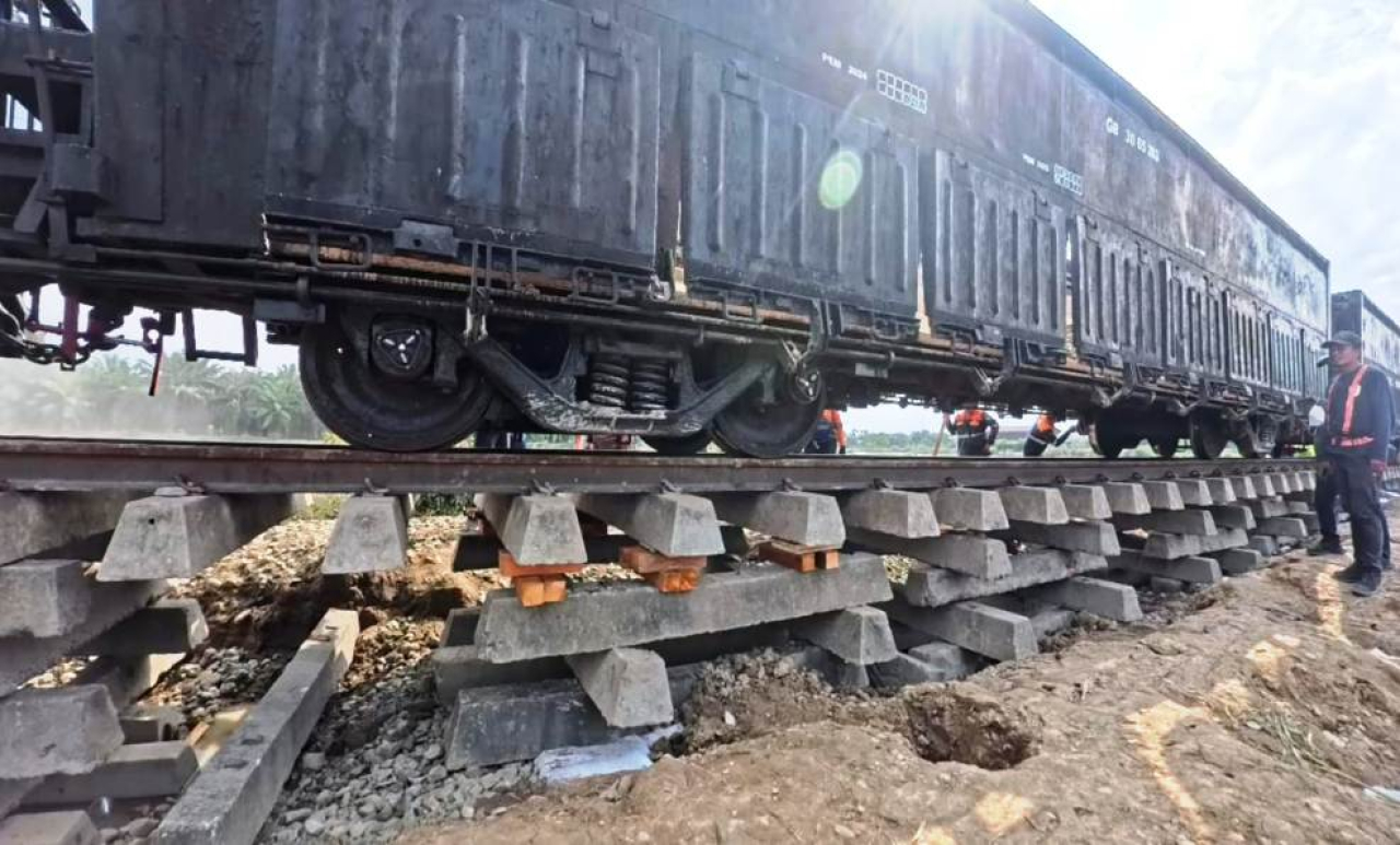 KAI Gerak 3 Hari Pulihkan Jalur Kereta Sumatera Pasca Banjir