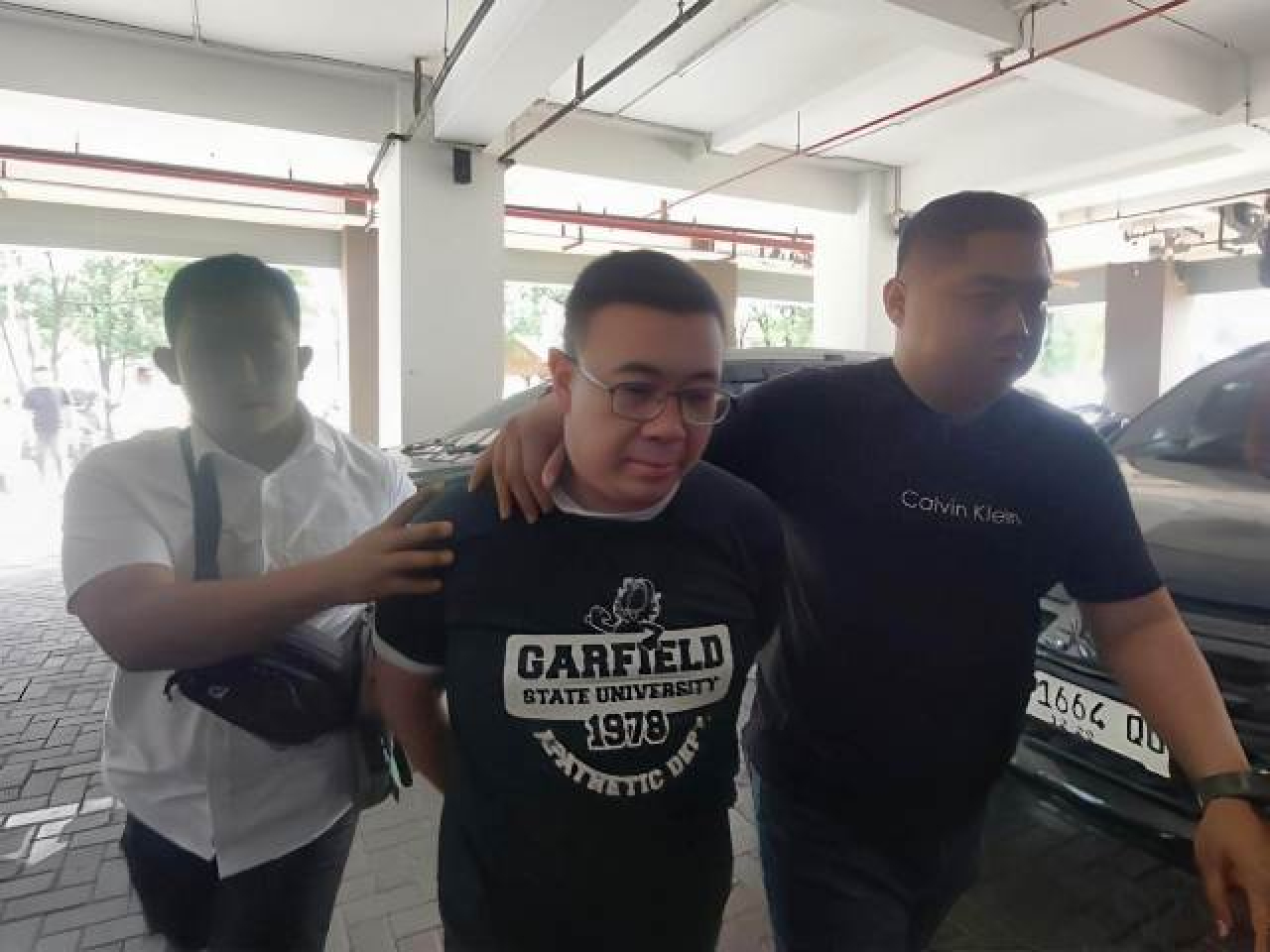 Samuel Ardi Kristanto dibawa ke Polda Jatim.