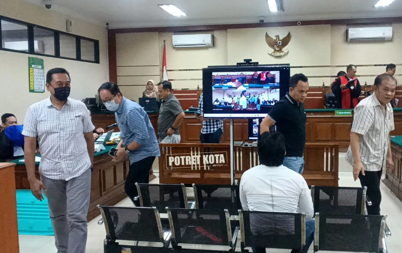 Ganjar Pemkot Surabaya Akui Terima Uang dari Kontraktor