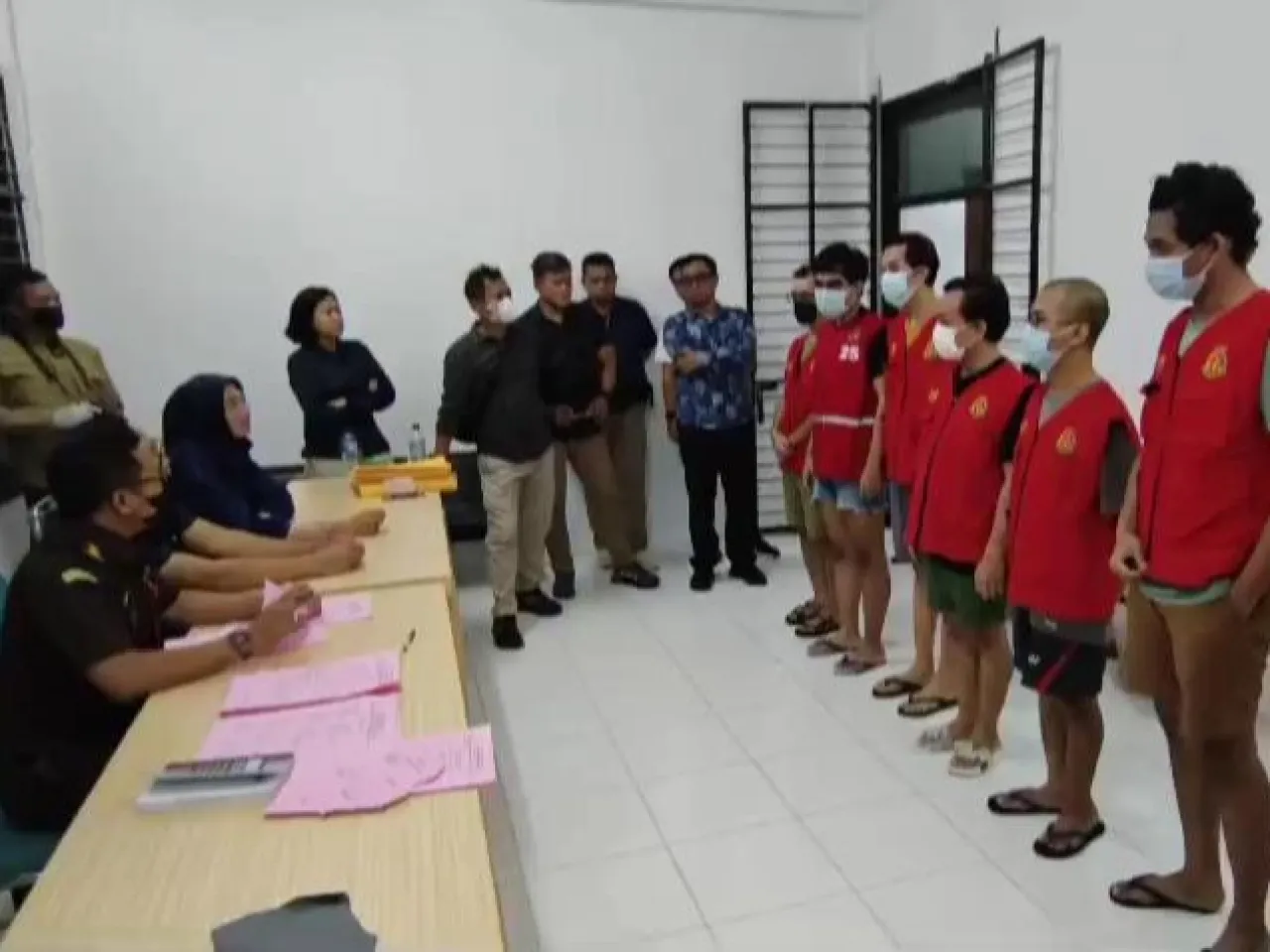 Kejari Surabaya Terima Pelimpahan 34 Tersangka Pesta Gay di Ngagel