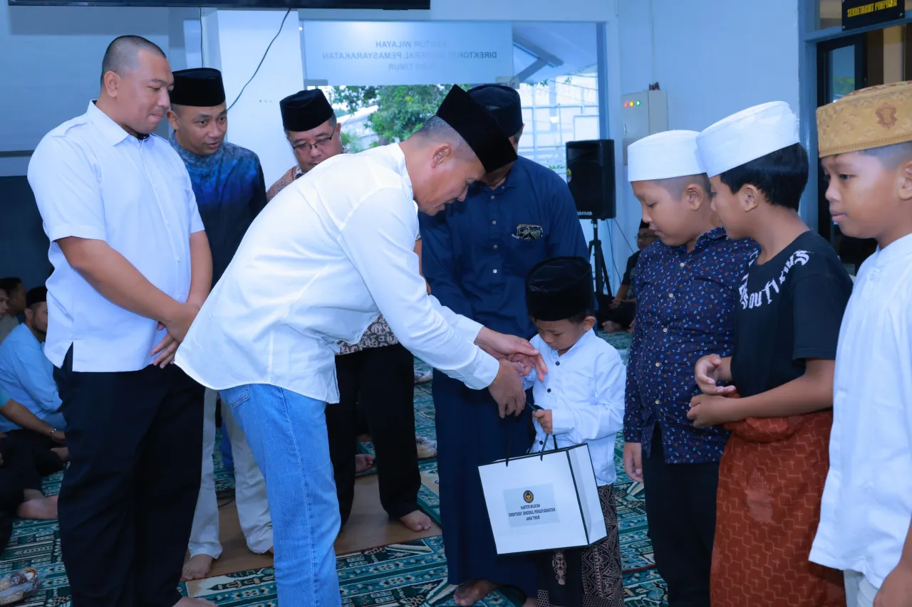 Momentum Ramadan, Ditjenpas Jatim Berbagi Kebahagiaan dengan Anak Yatim Sidoarjo