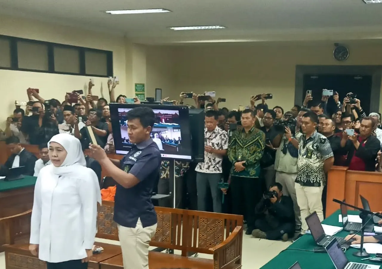 Gubernur Khofifah Bantah Terima Fee Hibah 30 Persen dari Kusnadi  