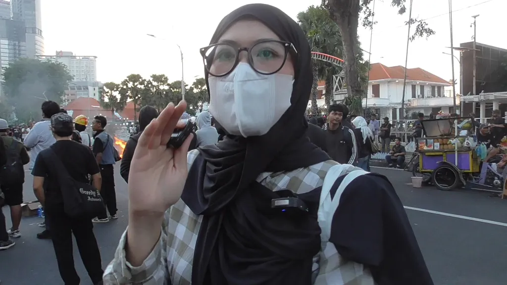 Front Anti Kapitalisme Unjuk Rasa di Grahadi, Massa Aksi Tak ada Kaitan 'Turunkan Prabowo-Gibran'
