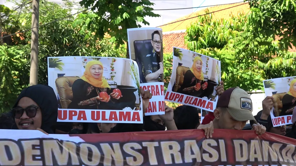 Demo Grahadi, KEMAKI Soroti Dana Hibah di Jember Tak Bermanfaat