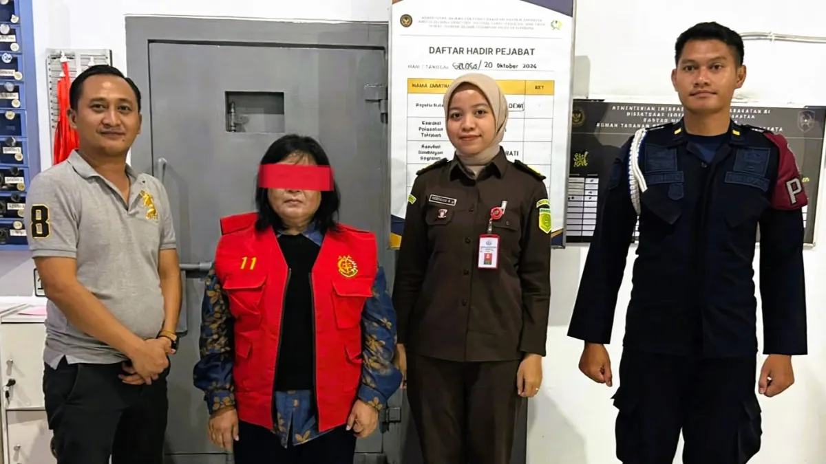 Buron Kasus Penipuan Ditangkap Tim Tabur Kejari Surabaya di Restoran