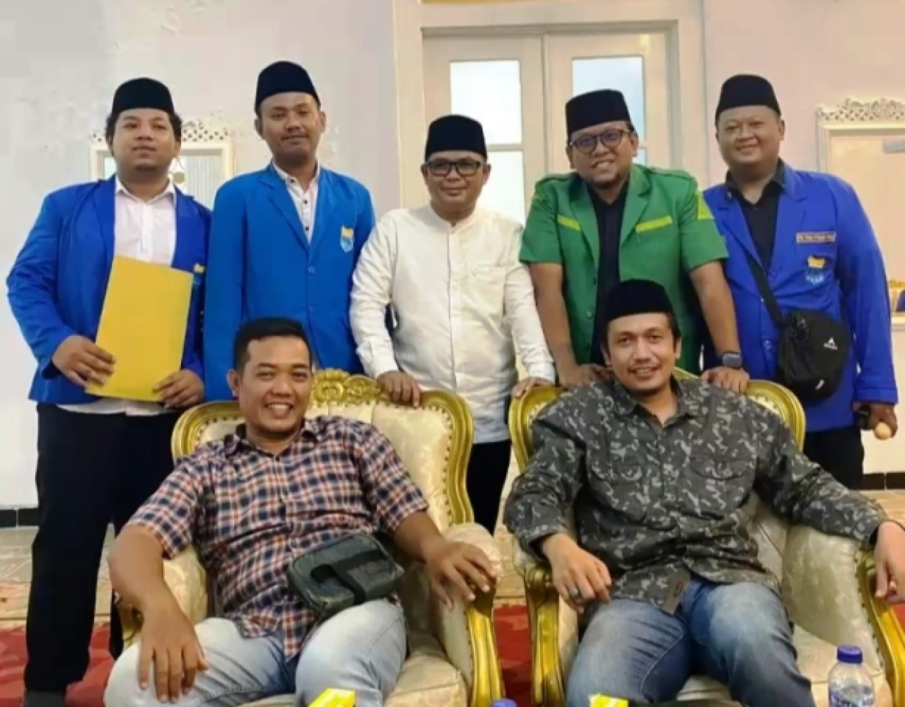 (baju hijau) Bahrudien Akbar Wahyudi.