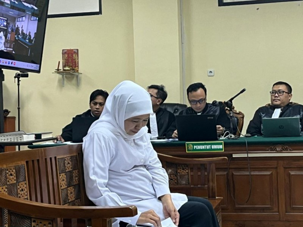 Gubernur Khofifah di Pengadilan Tipikor Surabaya.