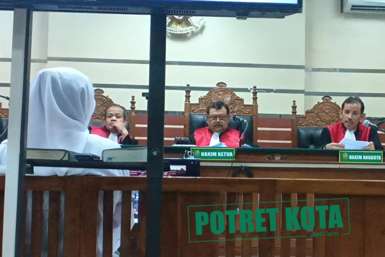 KPK dan Hakim Tipikor Menyoal Gubernur Khofifah Kelola Hibah