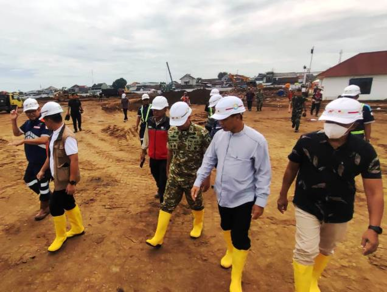 Adi Wibowo tinjau pembangunan Sekolah Rakyat.