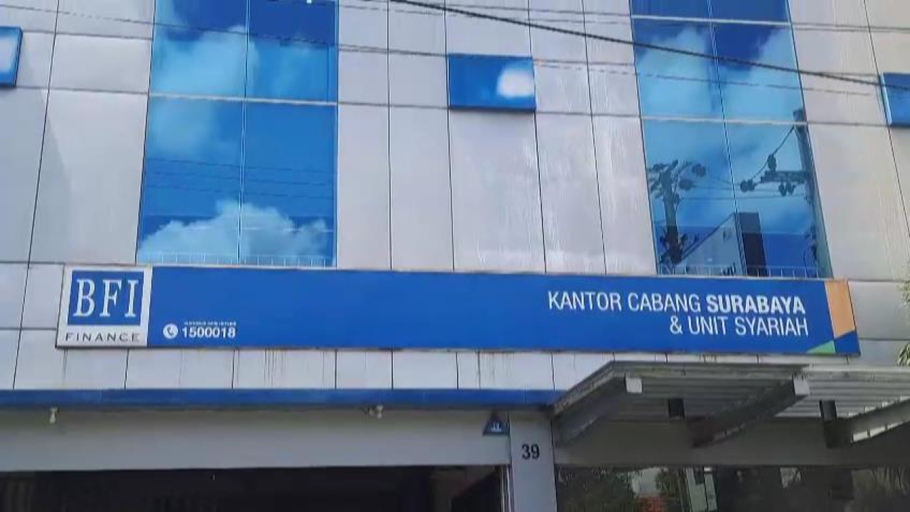 Kantor Cabang BFI Finance Surabaya.