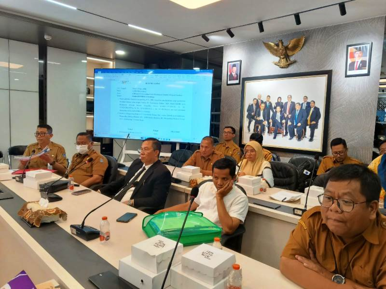 Pemkot Surabaya dan PT Unicomindo Perdana di DPRD Surabaya