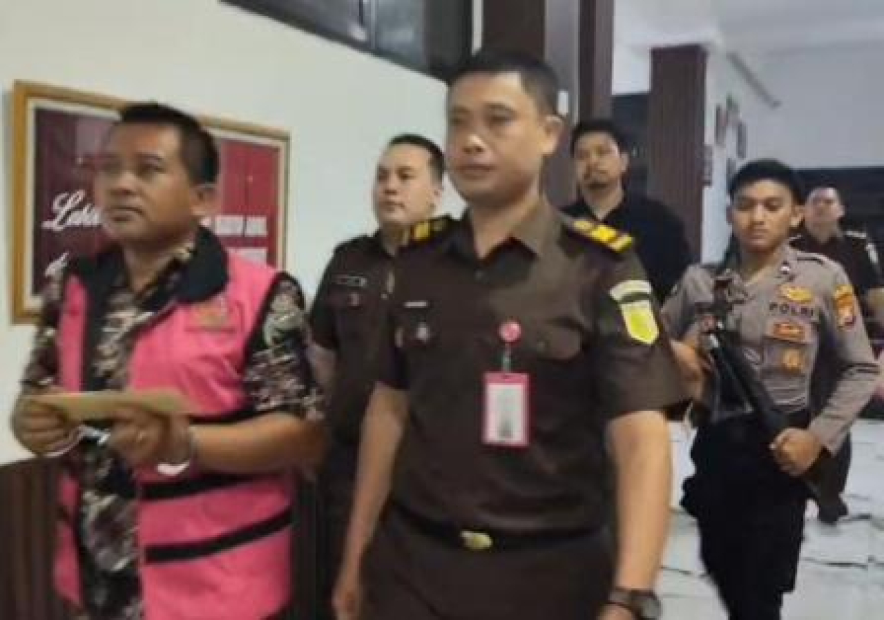 Slamet Priyanto pakai rompi tahanan.