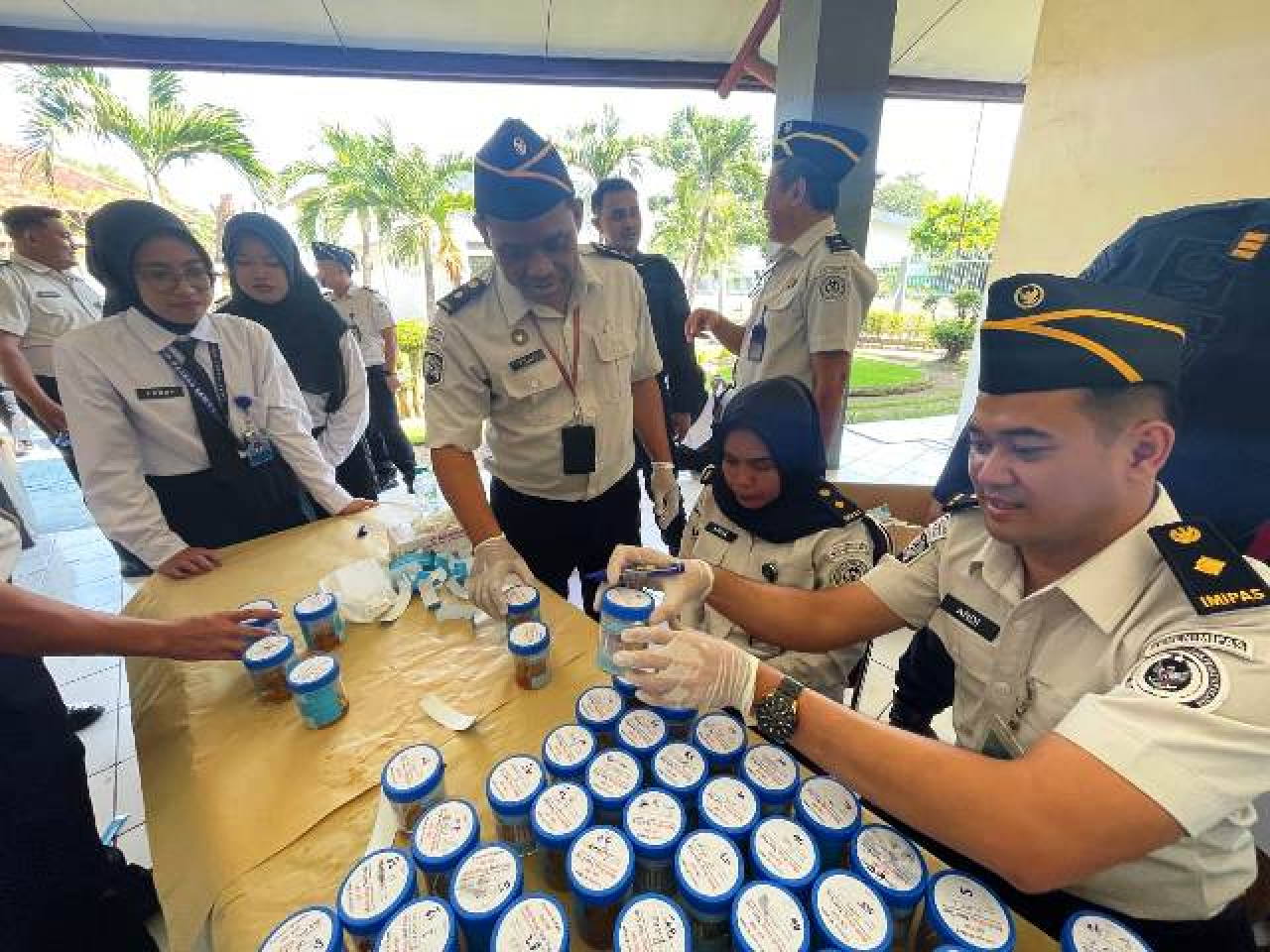 Kegiatan Ikrar Anti Halinar di Lapas Kelas I Surabaya.