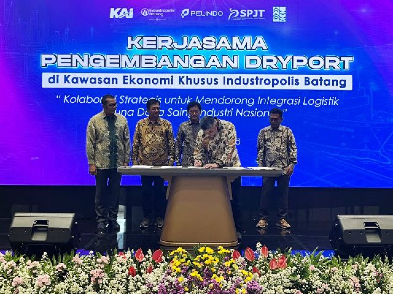 Kerjsama pengembangan dry port di Batang.