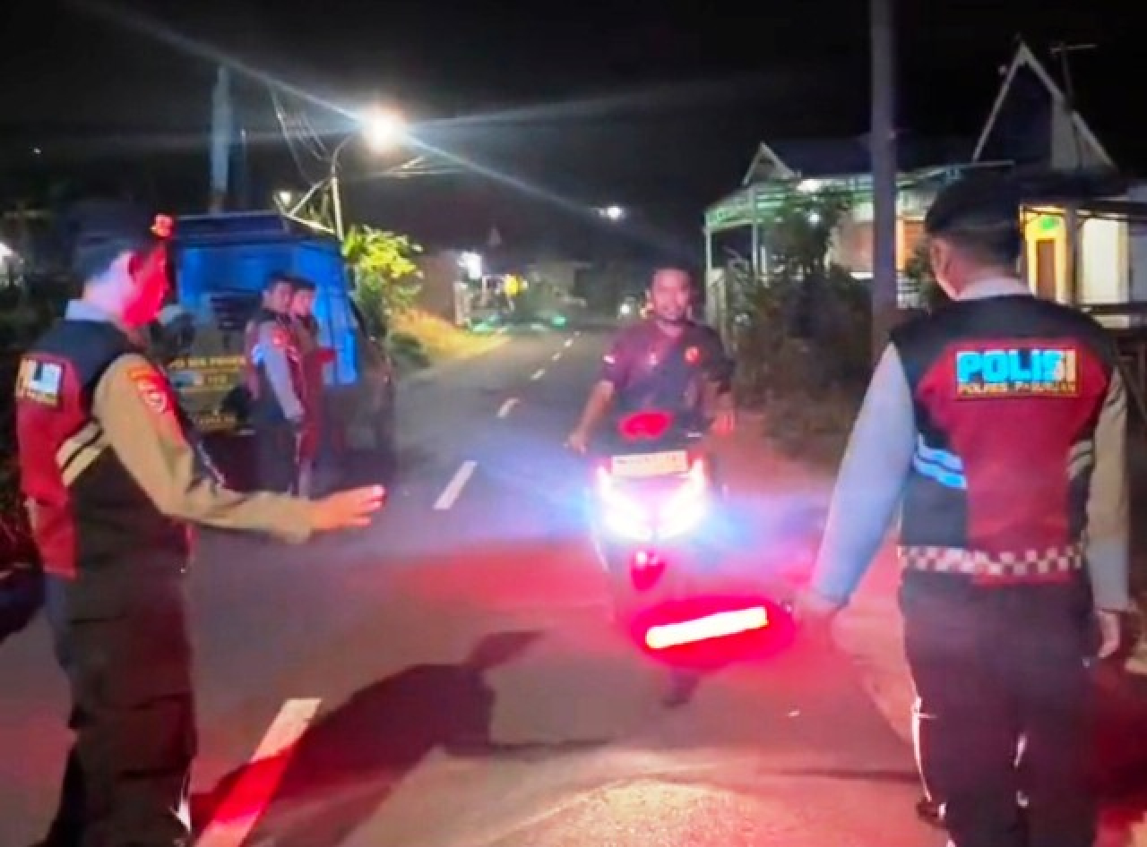 Patroli di Jalur Prigen Pasuruan