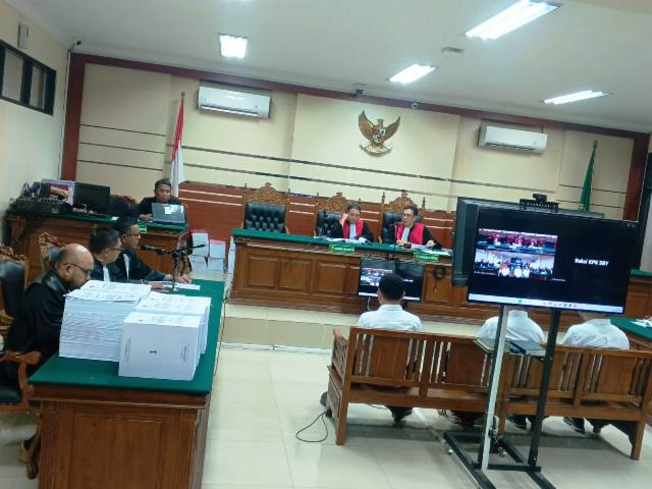 Terdakwa Sugiri Sancoko, Yunus Mahatma dan Agus Pramono.
