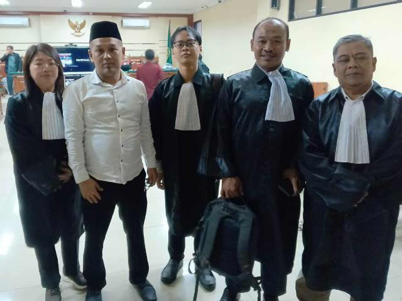 Terdakwa Sucipto Baju Putih.