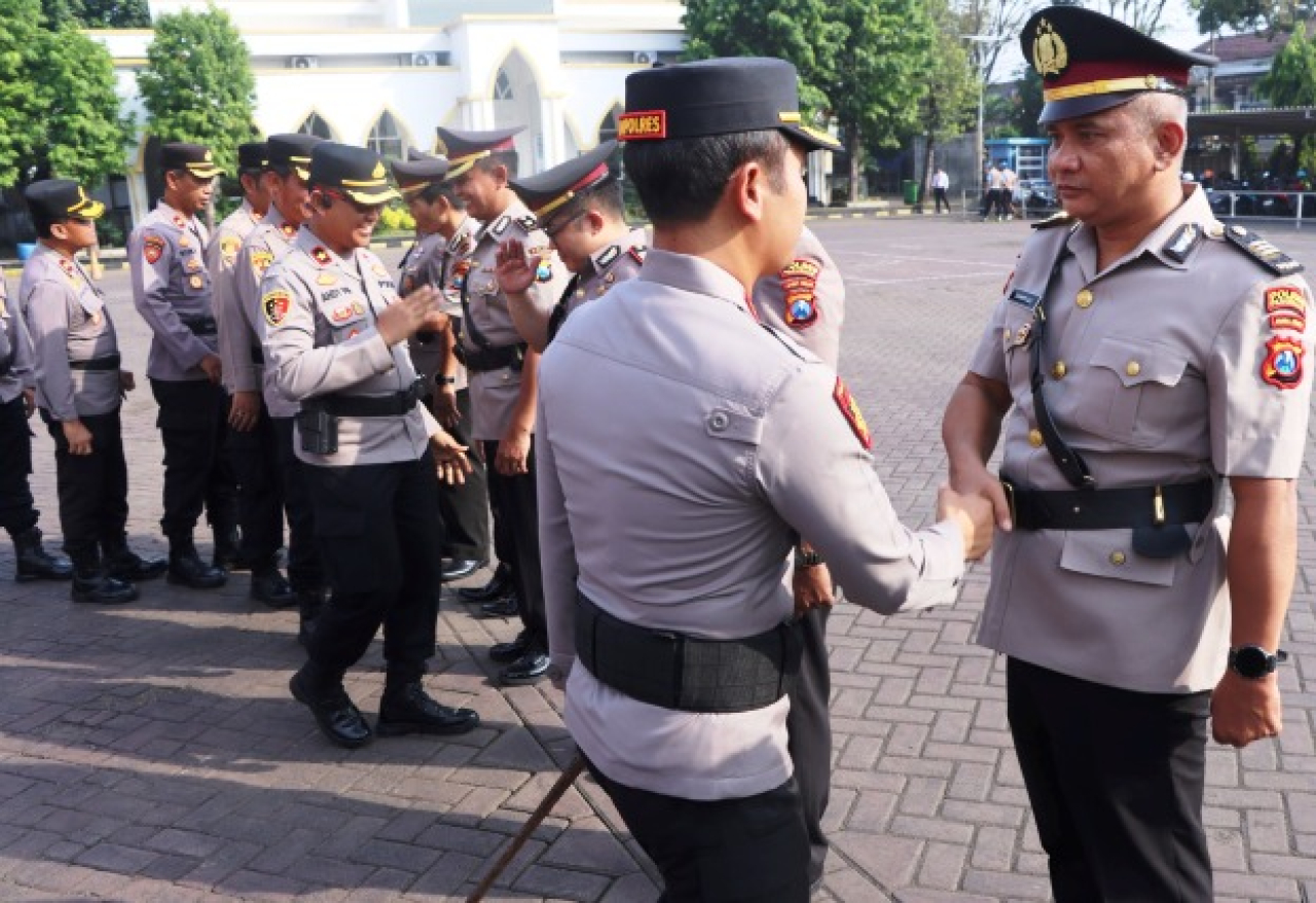 Serah terima jabatan di Polres Pasuruan