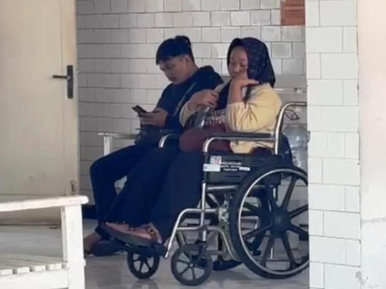Keluarga korban kebakaran gedung R