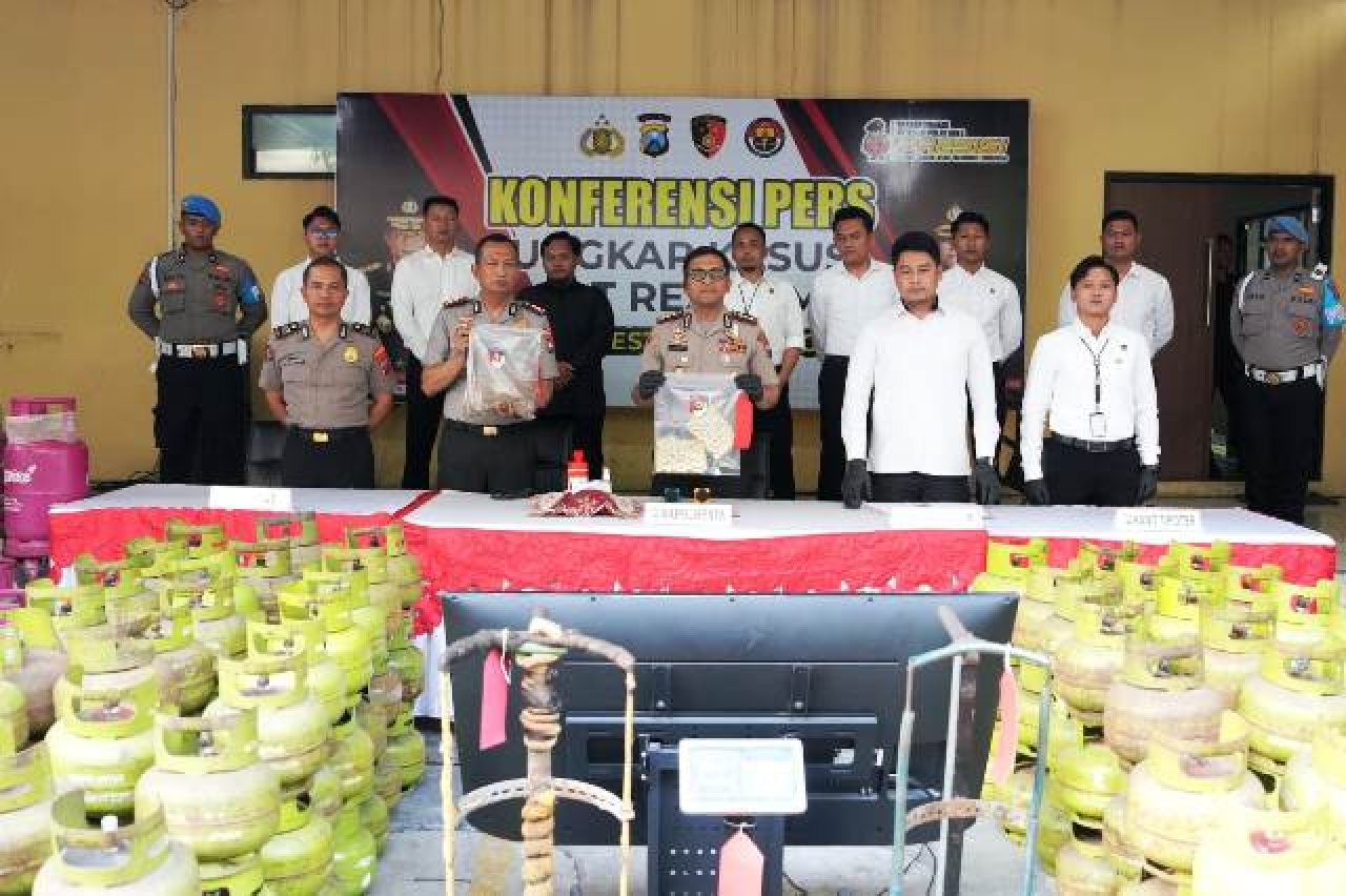 Konferensi Pers LPG Oplosan di Sidoarjo.
